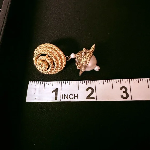 Vintage Trafari Drop style clip on earrings - Picture 7 of 7